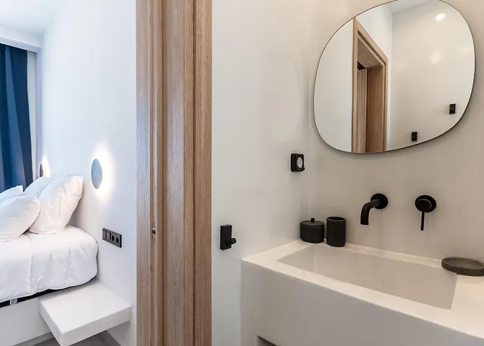 Luxury With Private Infinity Pool And Stunning Sea View