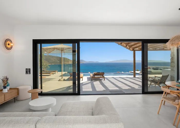 Luxury With Private Infinity Pool And Stunning Sea View